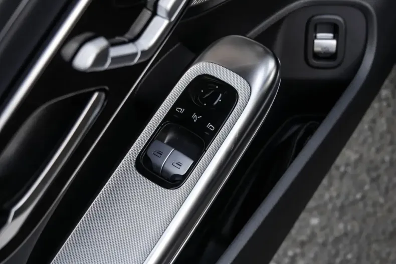 Mercedes-Benz CLE 300 din 2024 cu 19.990 km - oferta MER110450 - foto 13