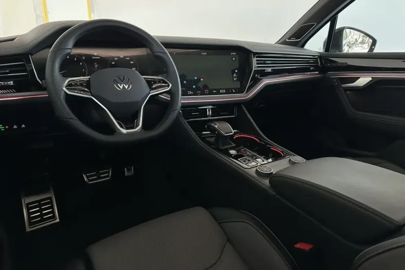 Volkswagen Touareg din 2024 cu 39.000 km - oferta VOL110524 - foto 11