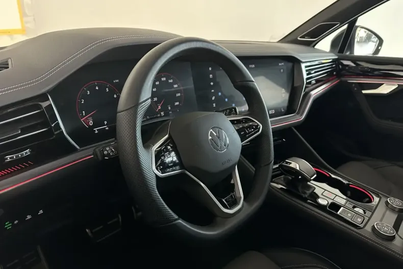 Volkswagen Touareg din 2024 cu 39.000 km - oferta VOL110524 - foto 14