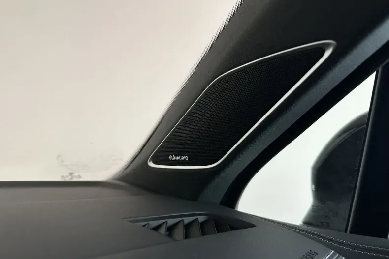 Volkswagen Touareg din 2024 cu 39.000 km - oferta VOL110524 - foto 17