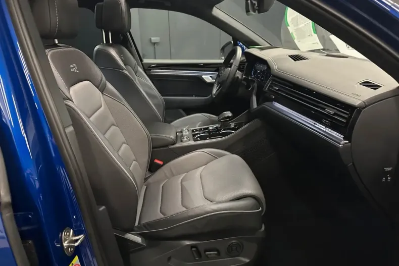 Volkswagen Touareg din 2023 cu 65.850 km - oferta VOL110546 - foto 10