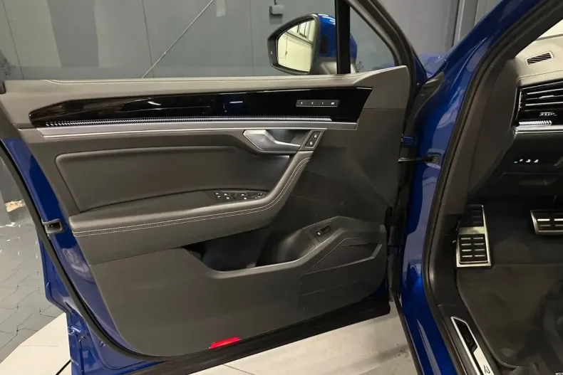 Volkswagen Touareg din 2023 cu 65.850 km - oferta VOL110546 - foto 13