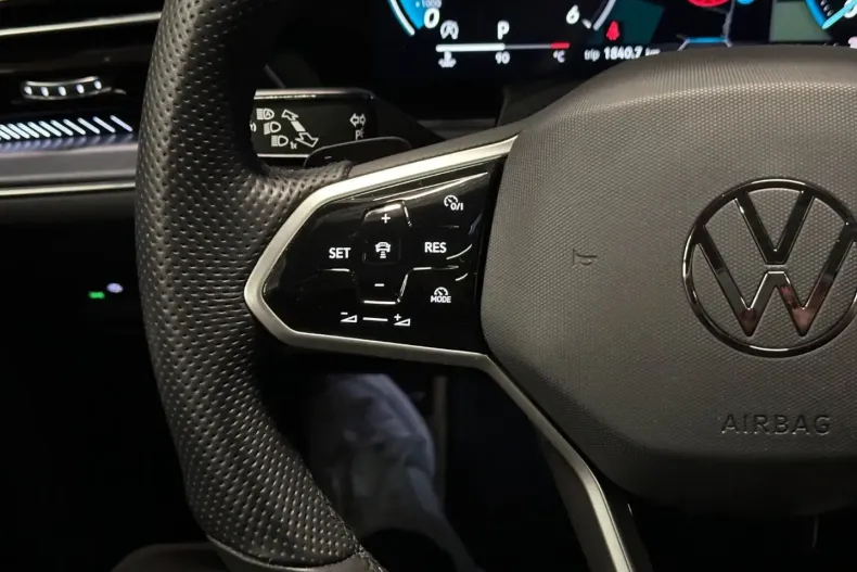 Volkswagen Touareg din 2023 cu 65.850 km - oferta VOL110546 - foto 18