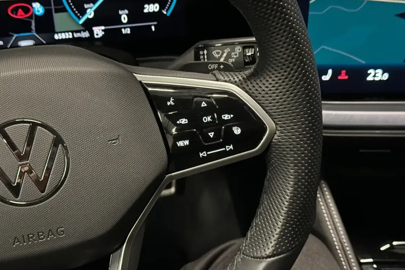 Volkswagen Touareg din 2023 cu 65.850 km - oferta VOL110546 - foto 19