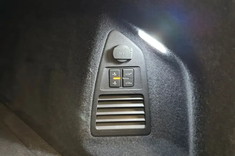 Volkswagen Touareg din 2023 cu 65.850 km - oferta VOL110546 - foto 30