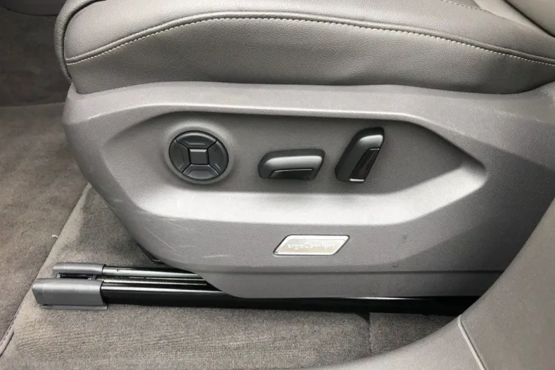 Volkswagen Touareg din 2023 cu 47.100 km - oferta VOL110563 - foto 15