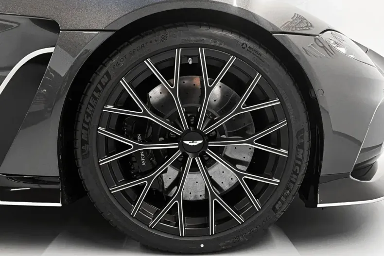 Aston Martin V12 Vantage din 2022 cu 1.900 km - oferta AST110601 - foto 11