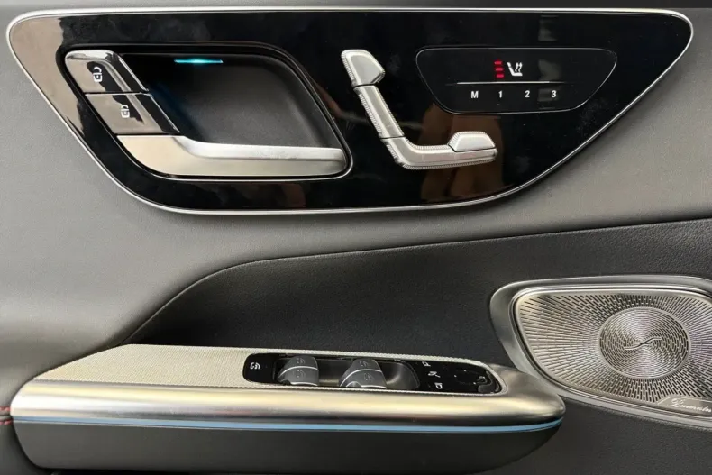 Mercedes-Benz GLC 43 AMG din 2024 cu 6.910 km - oferta MER110608 - foto 12