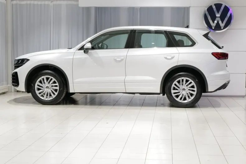 Volkswagen Touareg din 2024 cu 9.396 km - oferta VOL110622 - foto 5