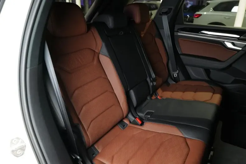 Volkswagen Touareg din 2024 cu 9.396 km - oferta VOL110622 - foto 6