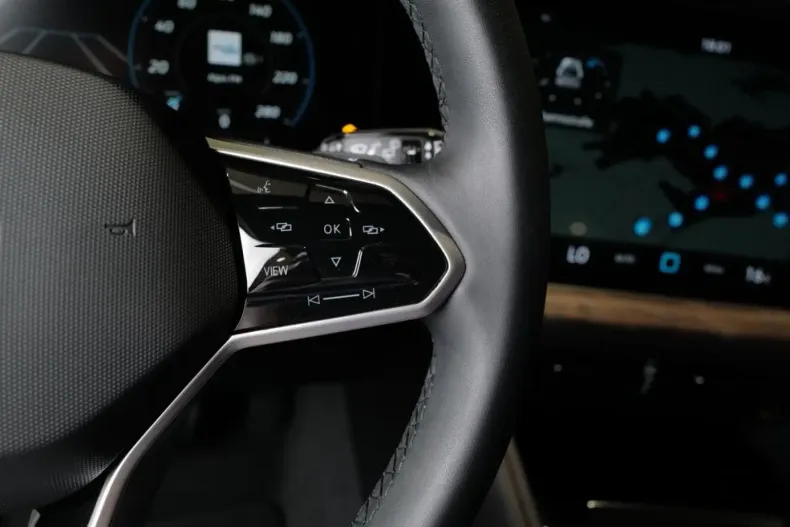 Volkswagen Touareg din 2024 cu 9.396 km - oferta VOL110622 - foto 11