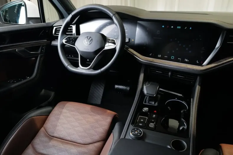 Volkswagen Touareg din 2024 cu 9.396 km - oferta VOL110622 - foto 21