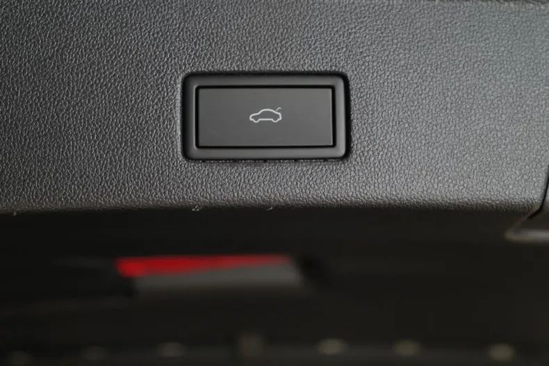 Volkswagen Touareg din 2024 cu 9.396 km - oferta VOL110622 - foto 24