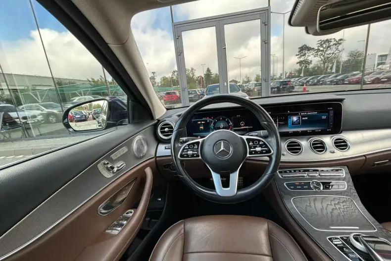 Mercedes-Benz E 200 din 2020 cu 86.706 km - oferta MER110629 - foto 10
