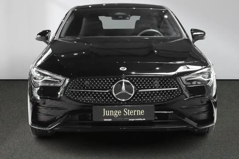 Mercedes-Benz CLA 180 din 2024 cu 8.493 km - oferta MER110655 - foto 1