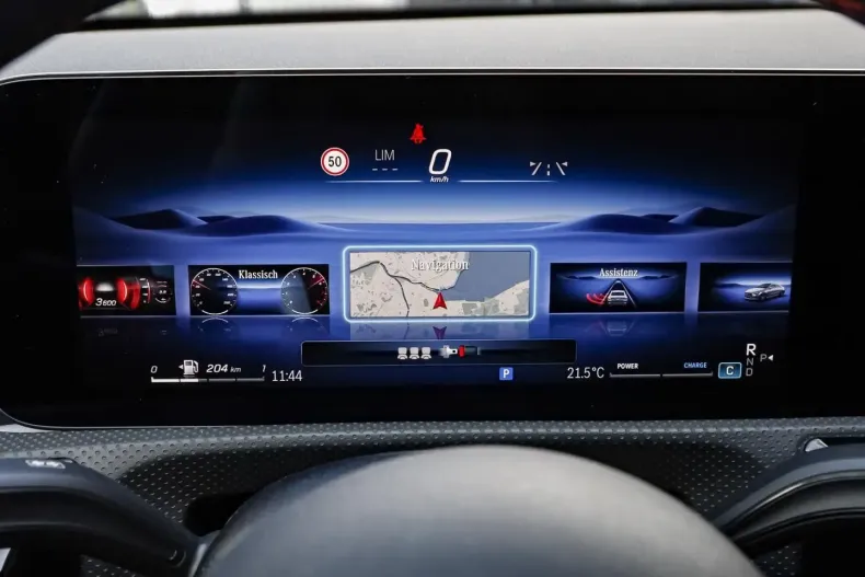 Mercedes-Benz CLA 180 din 2024 cu 17.572 km - oferta MER110656 - foto 13