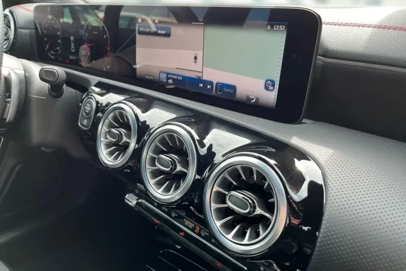 Mercedes-Benz CLA 180 din 2024 cu 21.443 km - oferta MER110658 - foto 11