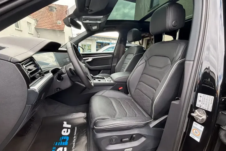 Volkswagen Touareg din 2023 cu 17.729 km - oferta VOL110663 - foto 5