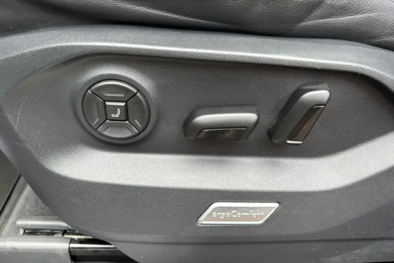 Volkswagen Touareg din 2023 cu 17.729 km - oferta VOL110663 - foto 6