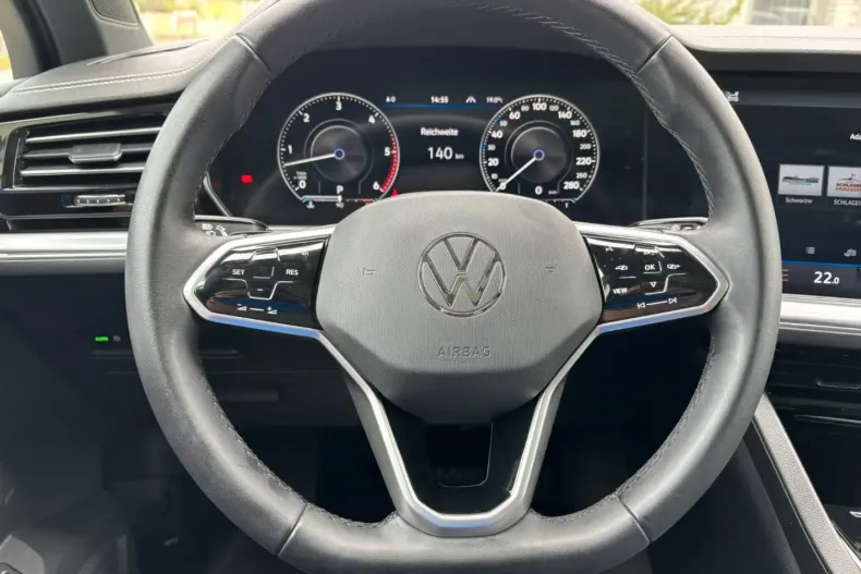 Volkswagen Touareg din 2023 cu 17.729 km - oferta VOL110663 - foto 8