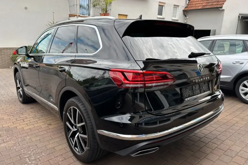Volkswagen Touareg din 2023 cu 17.729 km - oferta VOL110663 - foto 23