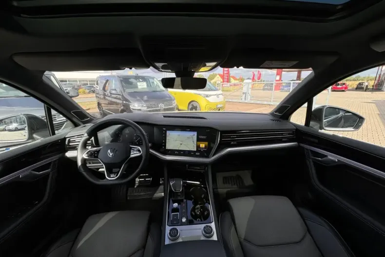 Volkswagen Touareg din 2023 cu 14.500 km - oferta VOL110664 - foto 8