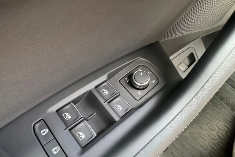 Volkswagen Touareg din 2023 cu 14.500 km - oferta VOL110664 - foto 17