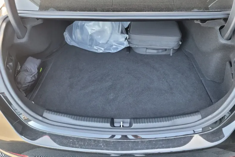 Mercedes-Benz C 300 din 2023 cu 14.924 km - oferta MER110668 - foto 4