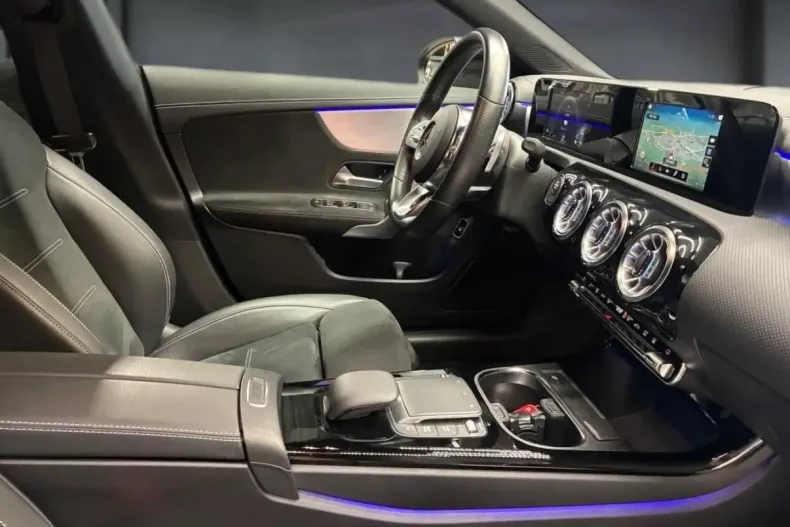 Mercedes-Benz CLA 250 din 2021 cu 56.732 km - oferta MER110686 - foto 10