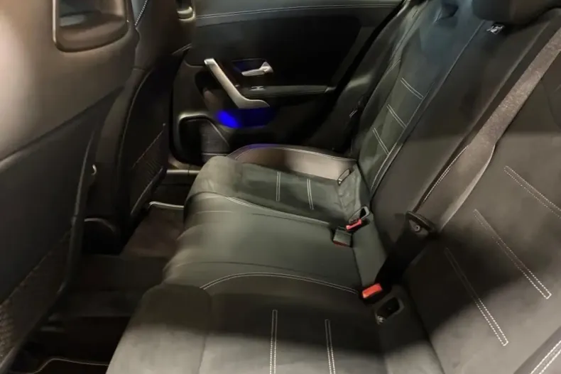 Mercedes-Benz CLA 250 din 2021 cu 56.732 km - oferta MER110686 - foto 11