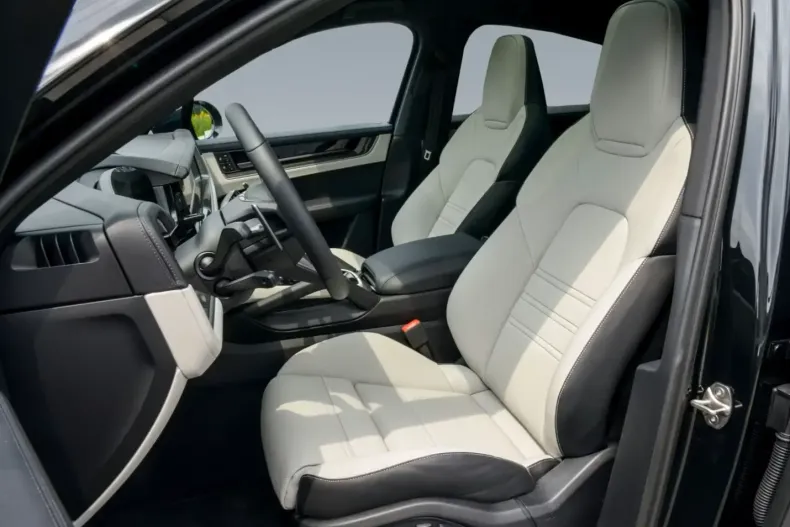 Porsche Cayenne din 2025 cu 6.900 km - oferta POR110690 - foto 6