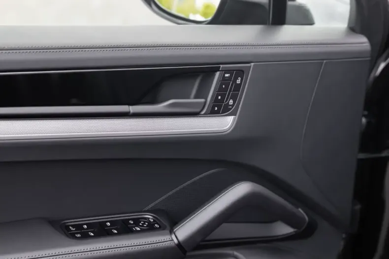 Porsche Cayenne din 2025 cu 2.900 km - oferta POR110693 - foto 11