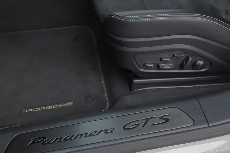 Porsche Panamera din 2023 cu 24.200 km - oferta POR110714 - foto 10