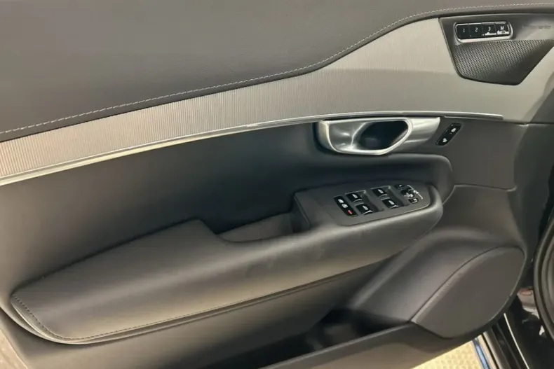 Volvo XC90 din 2024 cu 21.671 km - oferta VOL110725 - foto 13