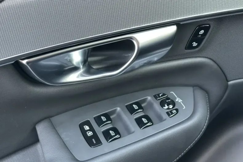 Volvo XC90 din 2024 cu 2.750 km - oferta VOL110731 - foto 20