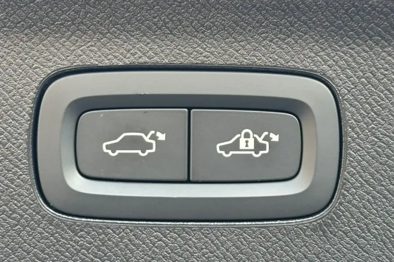 Volvo XC90 din 2024 cu 2.750 km - oferta VOL110731 - foto 27