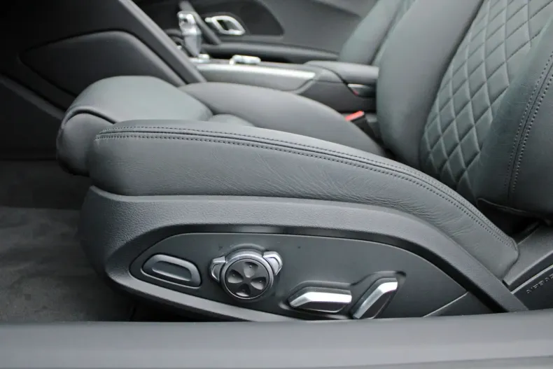 Audi R8 din 2022 cu 5.900 km - oferta AUD110732 - foto 9