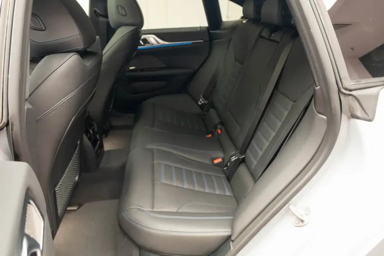 BMW i4 din 2025 cu 50 km - oferta BMW110740 - foto 27