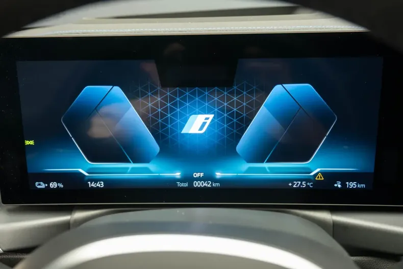 BMW i4 din 2025 cu 50 km - oferta BMW110740 - foto 35