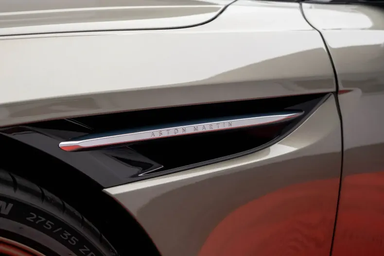 Aston Martin DB12 din 2025 cu 0 km - oferta AST110764 - foto 10