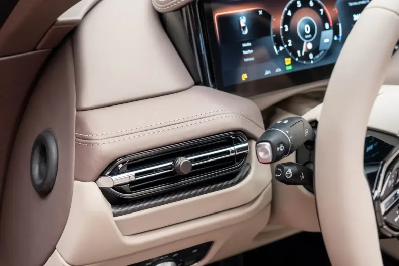 Aston Martin DB12 din 2025 cu 0 km - oferta AST110764 - foto 28