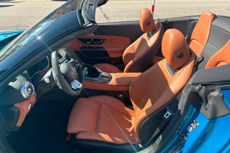 Mercedes-Benz SL 63 AMG din 2023 cu 12.526 km - oferta MER110767 - foto 2