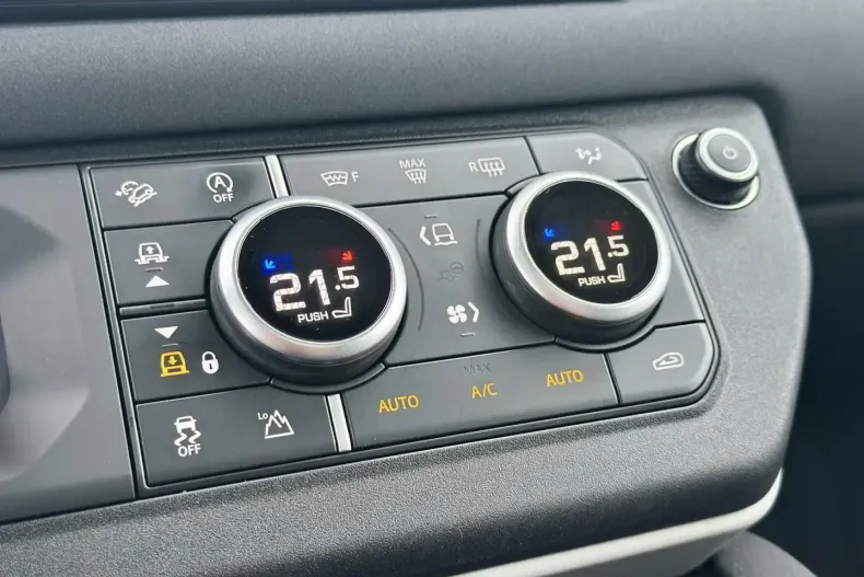 Land Rover Defender din 2022 cu 78.000 km - oferta LAN110773 - foto 16