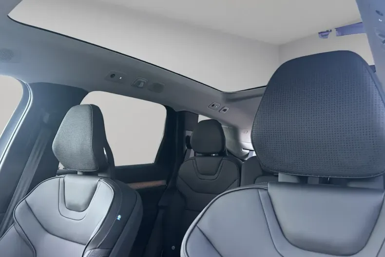 Volvo EX90 din 2025 cu 1 km - oferta VOL110774 - foto 14