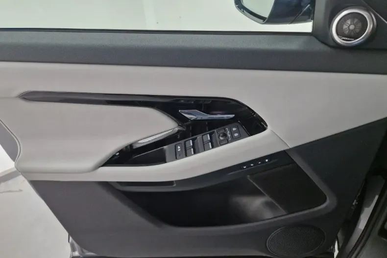 Land Rover Range Rover Evoque din 2024 cu 500 km - oferta LAN110775 - foto 35