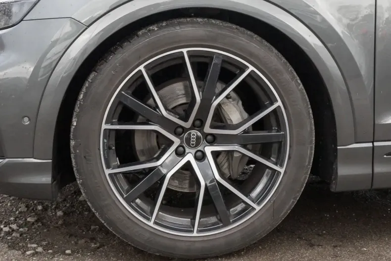 Audi Q8 din 2023 cu 36.257 km - oferta AUD110778 - foto 7