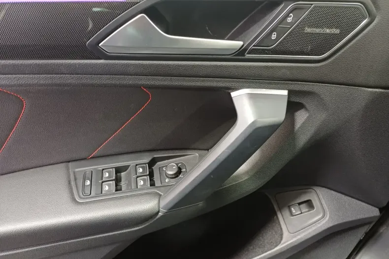 Volkswagen Tiguan din 2022 cu 49.683 km - oferta VOL110814 - foto 9