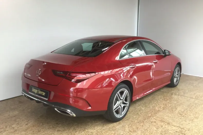 Mercedes-Benz CLA 250 din 2024 cu 17.672 km - oferta MER110815 - foto 4