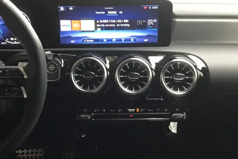 Mercedes-Benz CLA 250 din 2024 cu 17.672 km - oferta MER110815 - foto 7