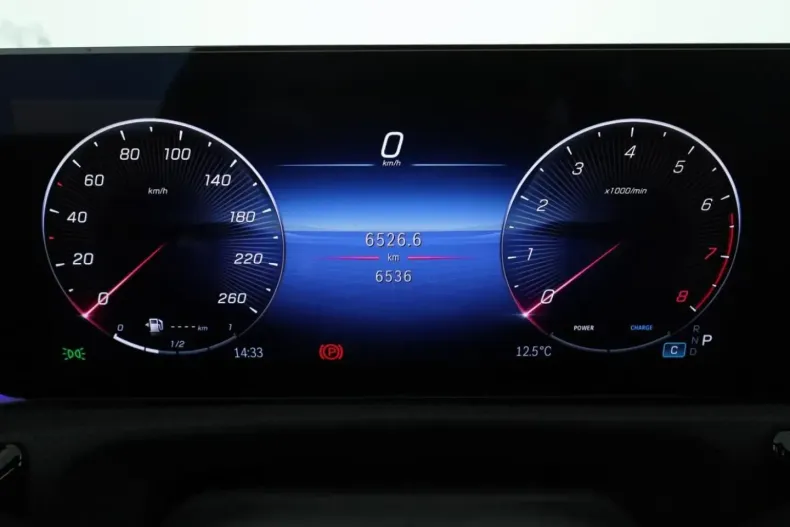 Mercedes-Benz CLA 200 din 2024 cu 6.529 km - oferta MER110819 - foto 13